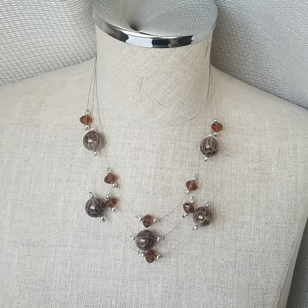 Leopard print beads wire necklace